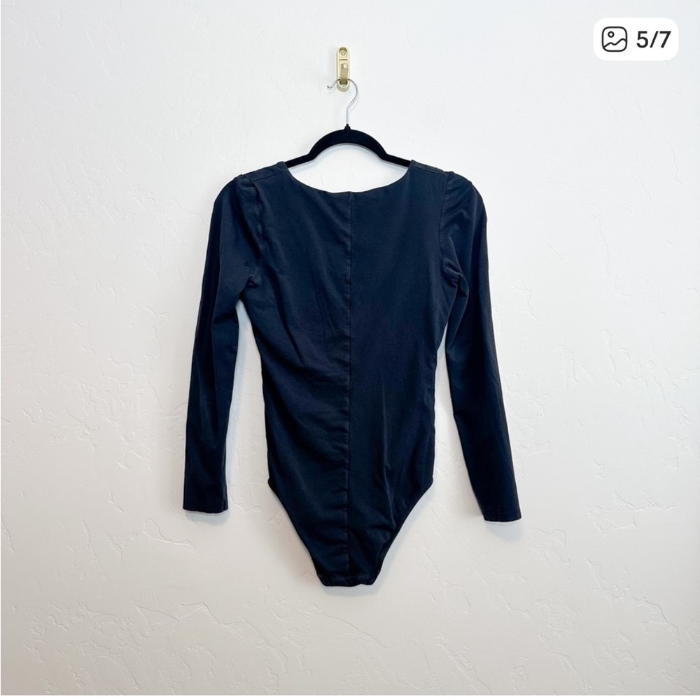 Everlane | Supima Cotton Long Sleeve V-Neck Bodysuit in Black - Picture 5 of 7
